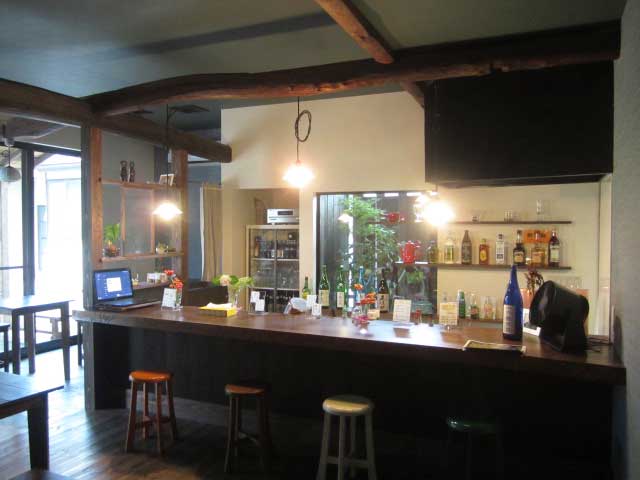 お店の顔 カウンター